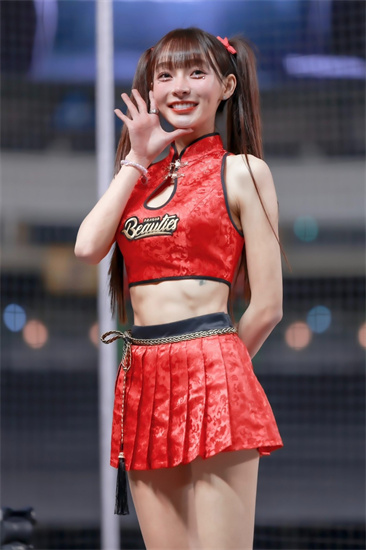 林襄：台湾啦啦队女神，甜美活力魅力无限10
